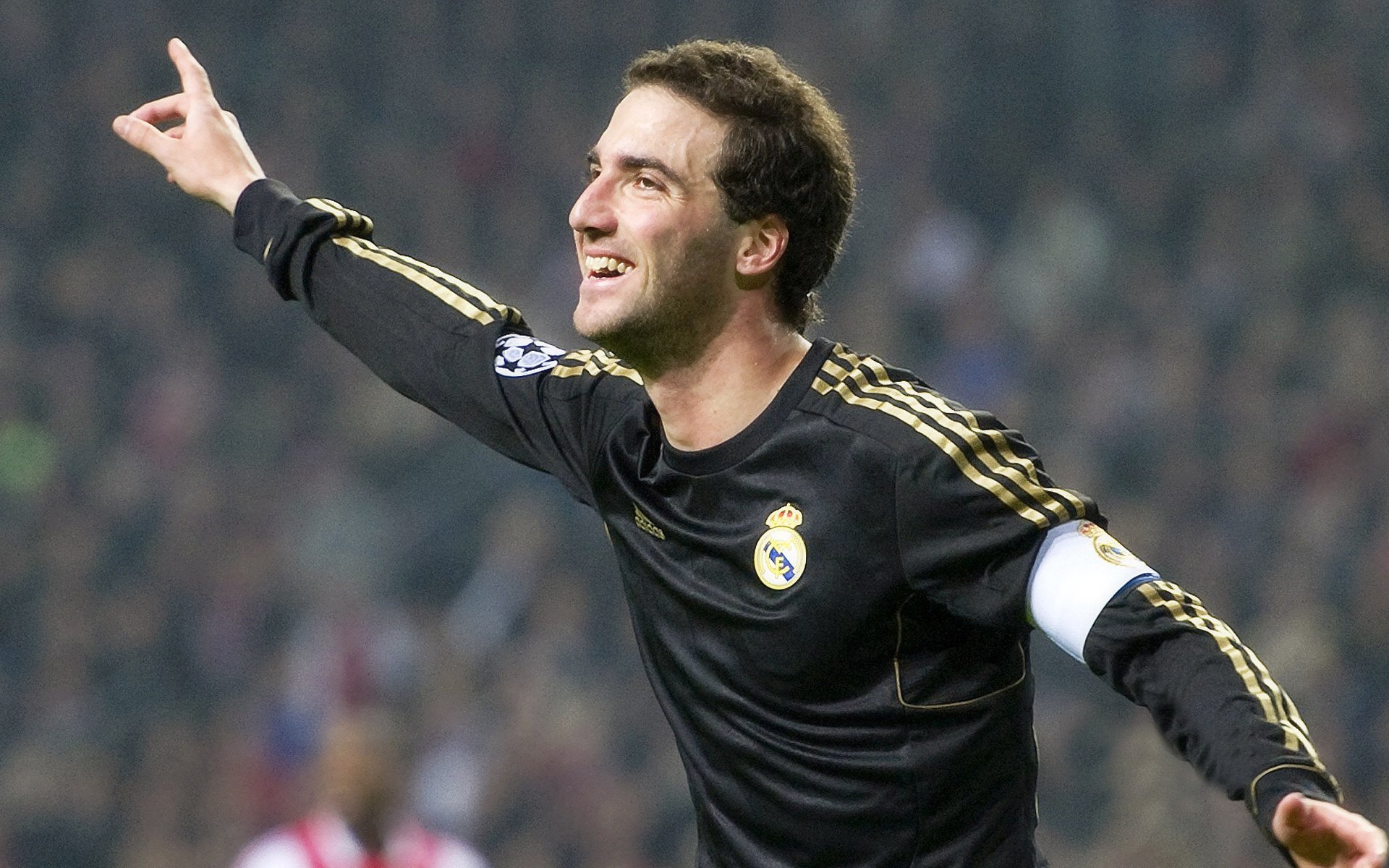 林丹晒家人照片庆祝父亲节，林丹夫妇